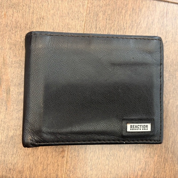 Kenneth Cole Reaction Mens Black Genuine Leather Wallet - Picture 1 of 5